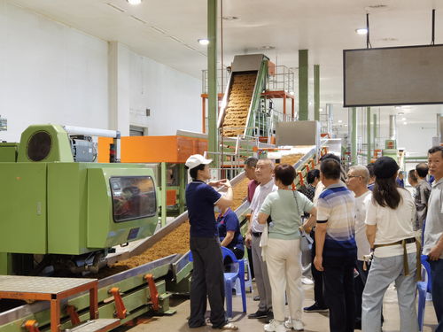 湖南中煙零陵卷煙廠邀請退休職工返廠參觀